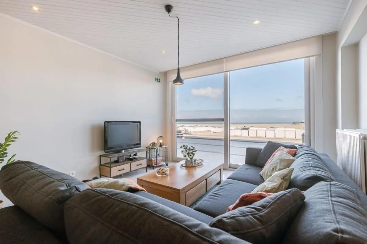 Huswell - Beachfront Apartment In Zeebrugge  Bruges