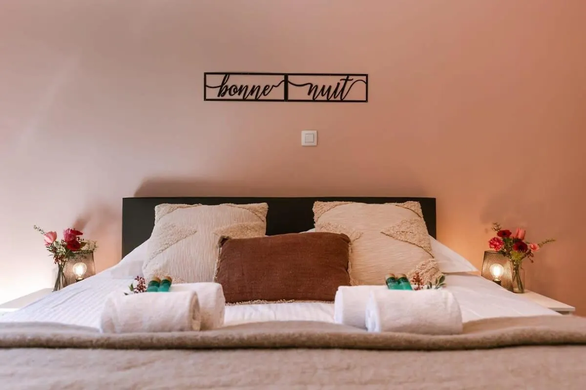Huswell - Beachfront Apartment In Zeebrugge