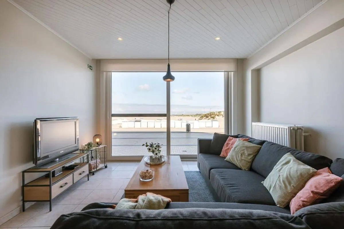 Huswell - Beachfront Apartment In Zeebrugge
