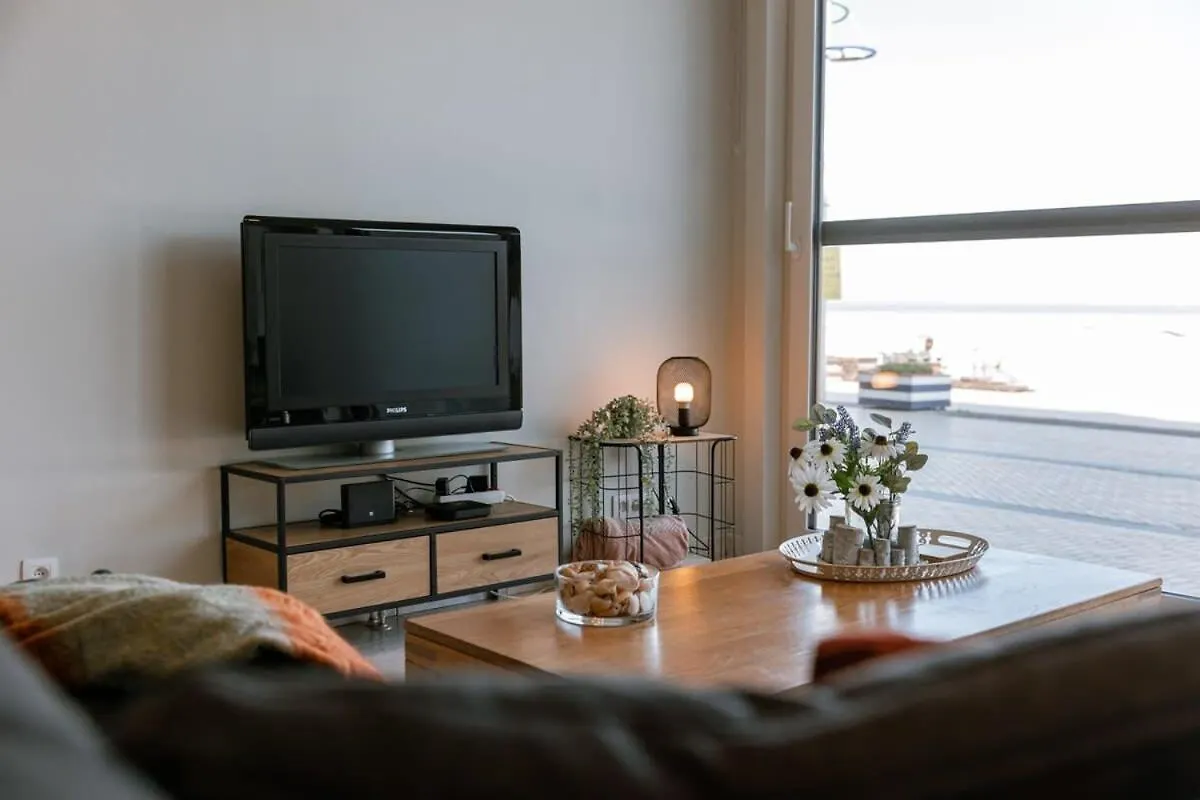 Huswell - Beachfront Apartment In Zeebrugge