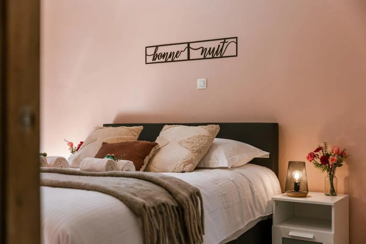 Huswell - Beachfront Apartment In Zeebrugge